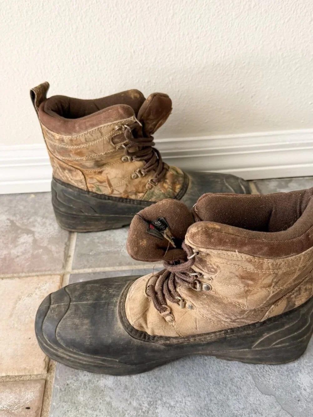 Ozark Trail Mens 10 Camo Duck Boots 3M Thinsulate Insulated Waterproof